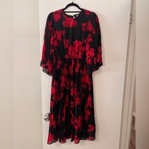 Beautiful Pleated Black and Red Midi Dress!
